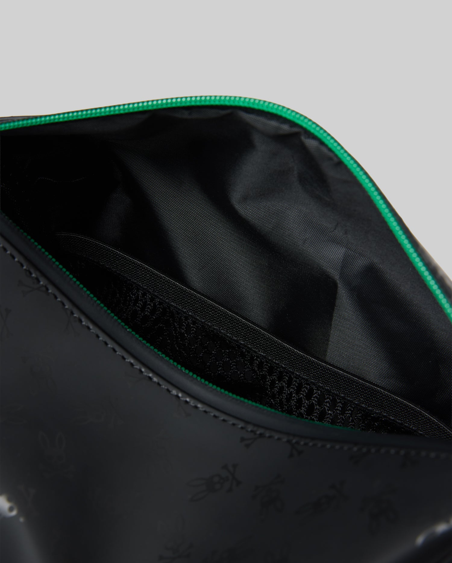 MENS ALL OVER BUNNY TOILETRY KIT - MO2400094 - Image 3
